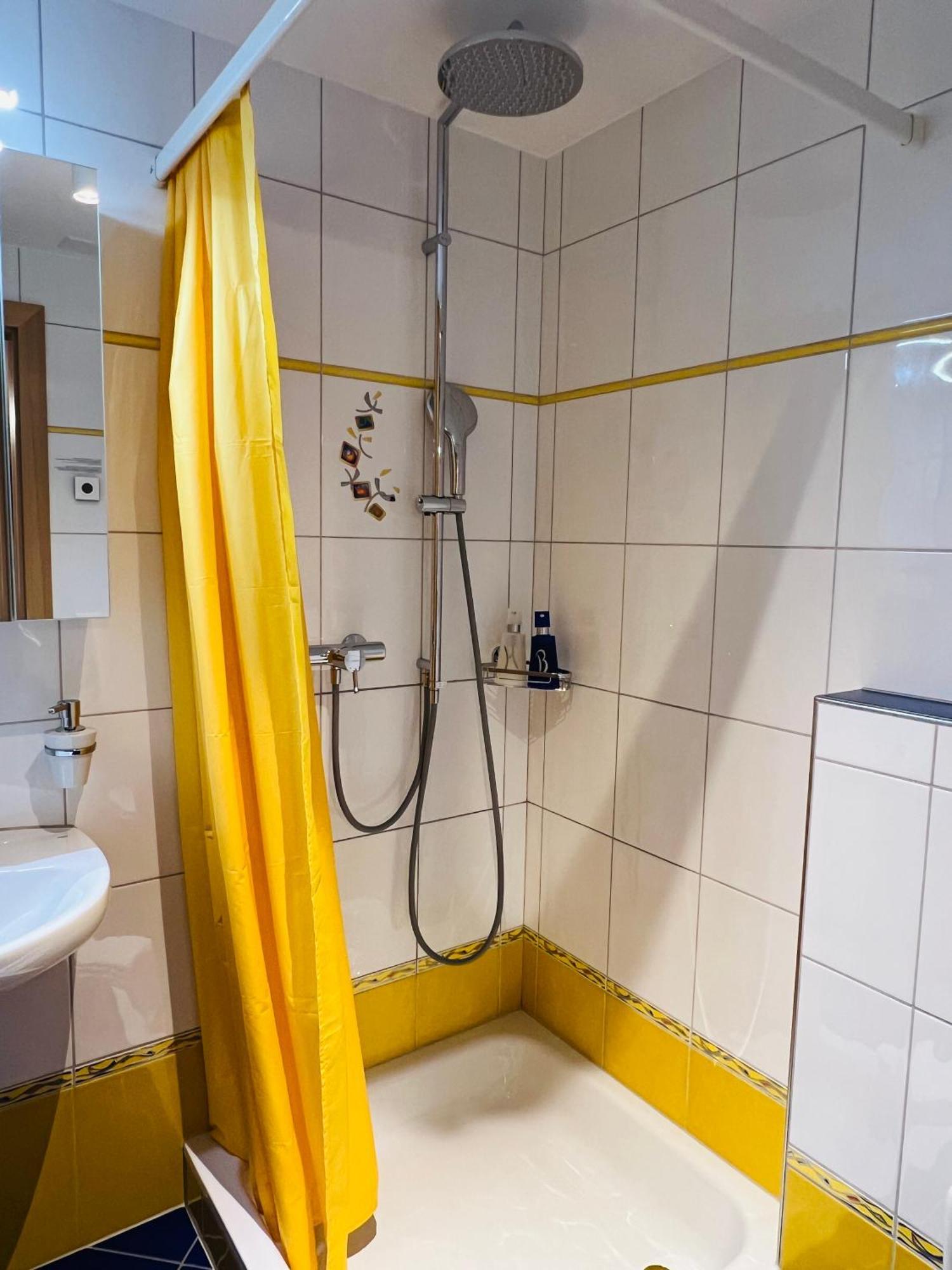 Wonderful & Private Room With En-Suite Bathroom Triesenberg Ngoại thất bức ảnh